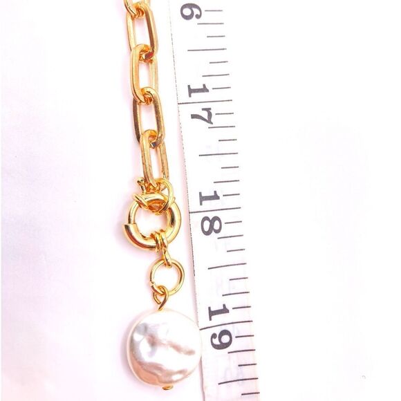 Gold link chain faux pearl necklace - Picture 3 of 3